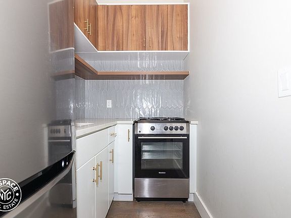 2nd image of 492 Gates Ave #3C