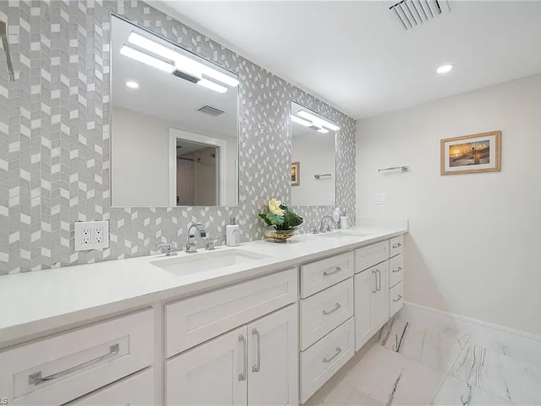 4001 Gulf Shore Blvd N #702 — Photo 22