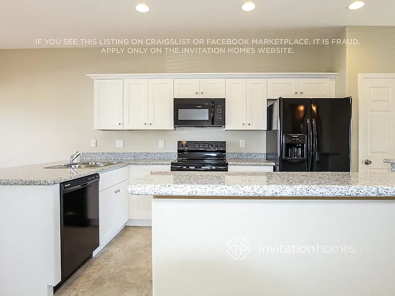 12371 W Sherman St — Photo 8