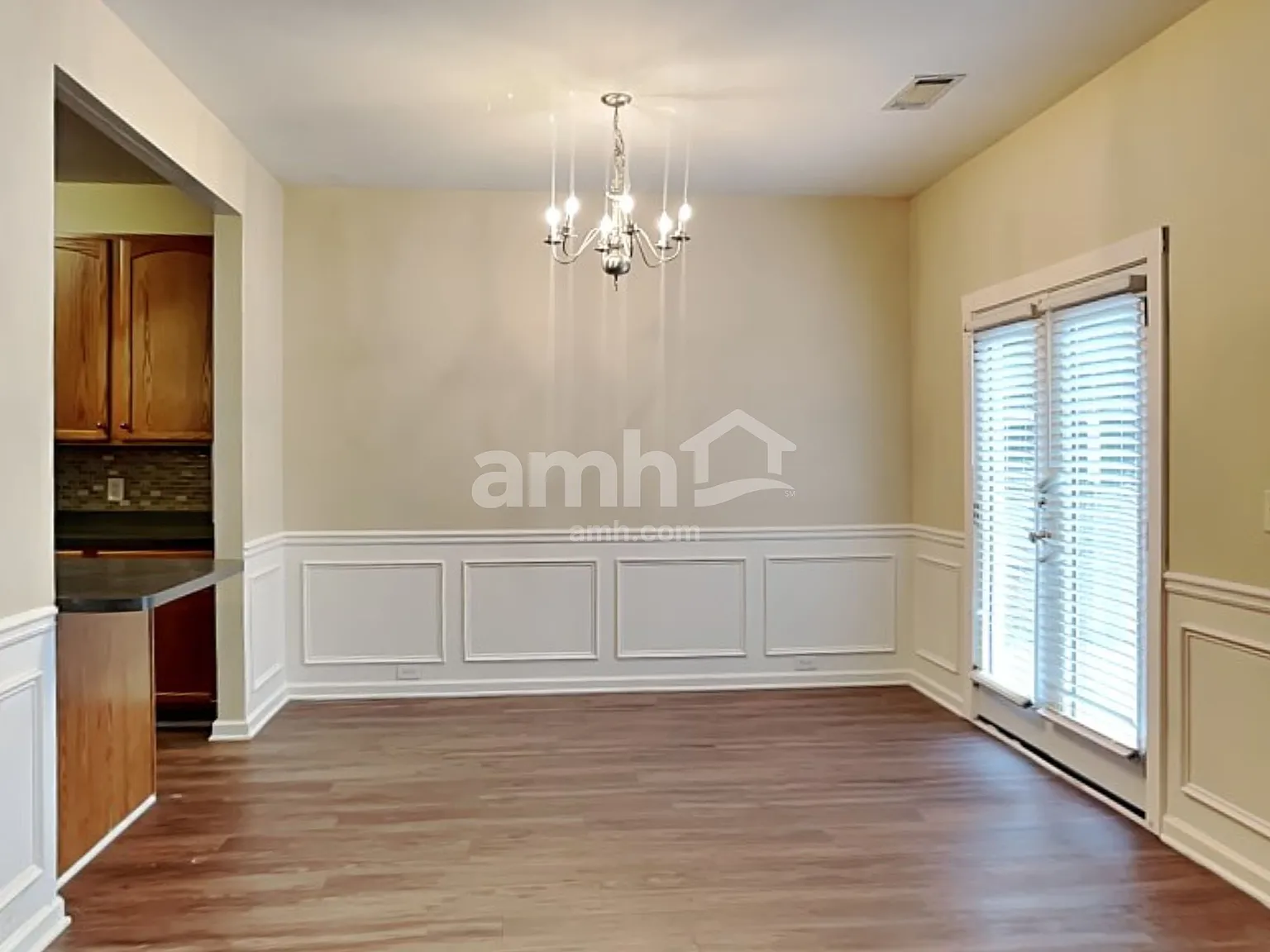 4 bed, 3.0 bath, 2174 sqft, $2,370 — Photo 4