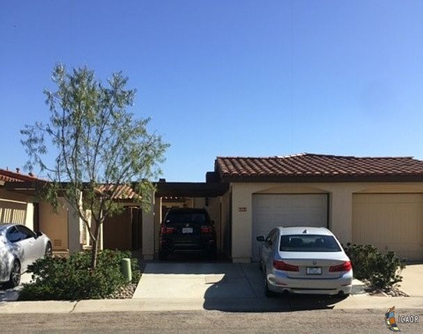 1st image of 6861 Fashion Hills Blvd