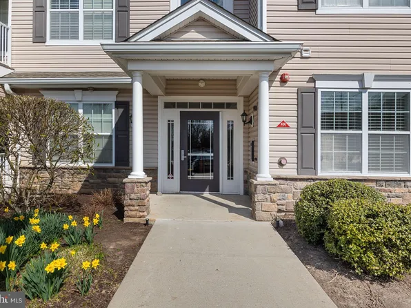 428 Timberlake Dr, Trenton, NJ 08618