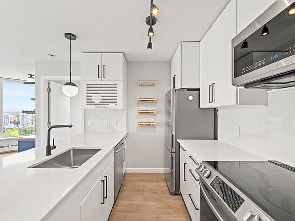 2nd image of 689 Abbott St #2202