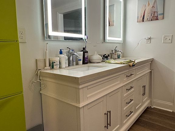 5th image of 122 Alexander Rd