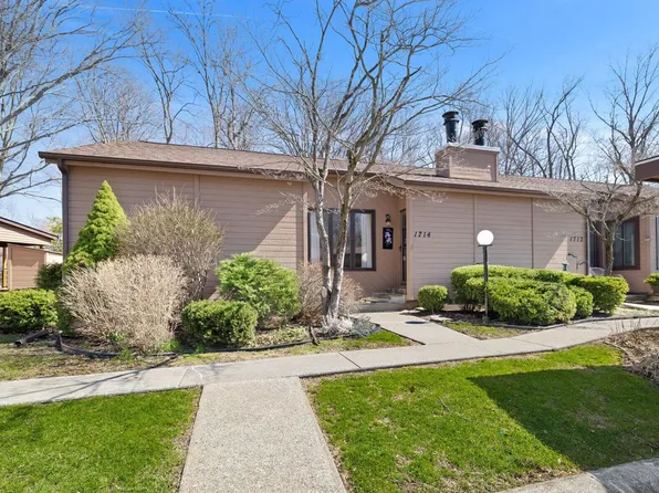 1714 Earthstone Dr #28, Valparaiso, IN 46383