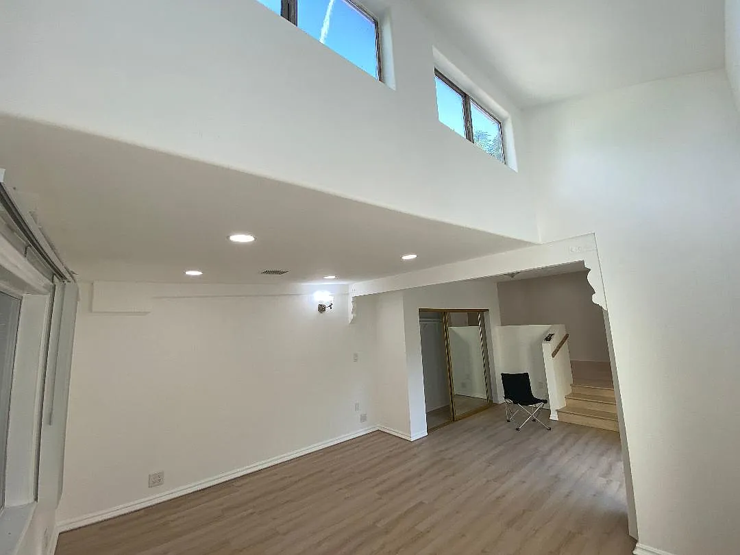 2 bed, 1.5 bath, 1132 sqft, $5,500 — Photo 2