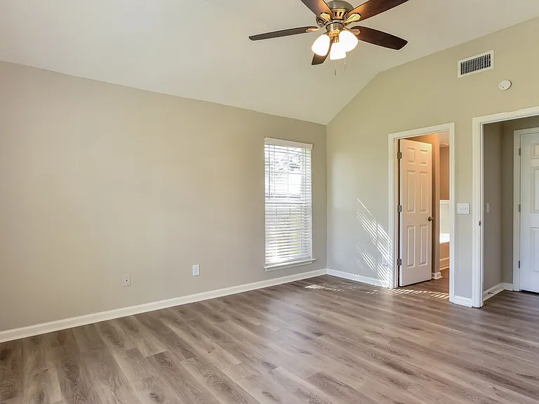 416 Lake Forest Dr — Photo 11