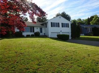 14 High St, Middletown, RI 02842