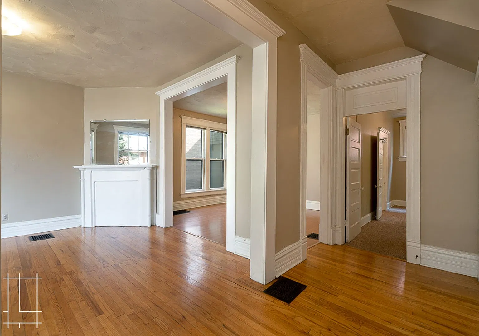 207 W. Hubbard Ave — Photo 2