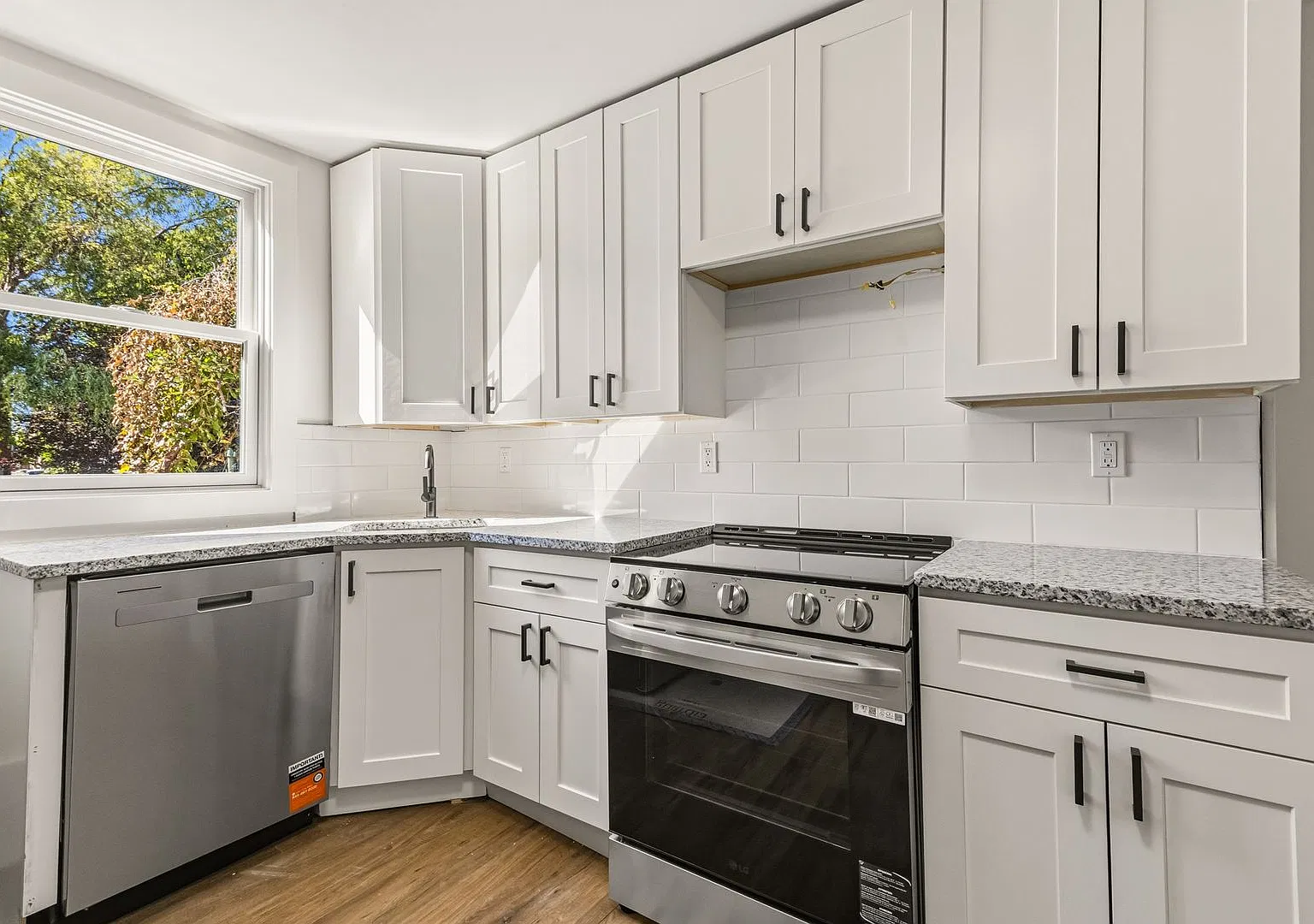 Beautiful 2 bedroom home in Lawrenceville available now! — Photo 1