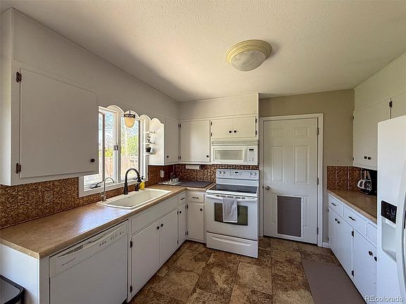3rd image of 215 Vine Street