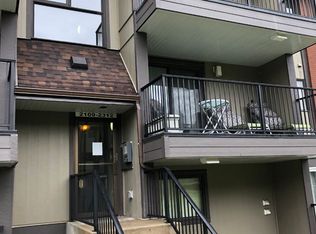 13045 6th St SW, Calgary, AB T2W5H1
