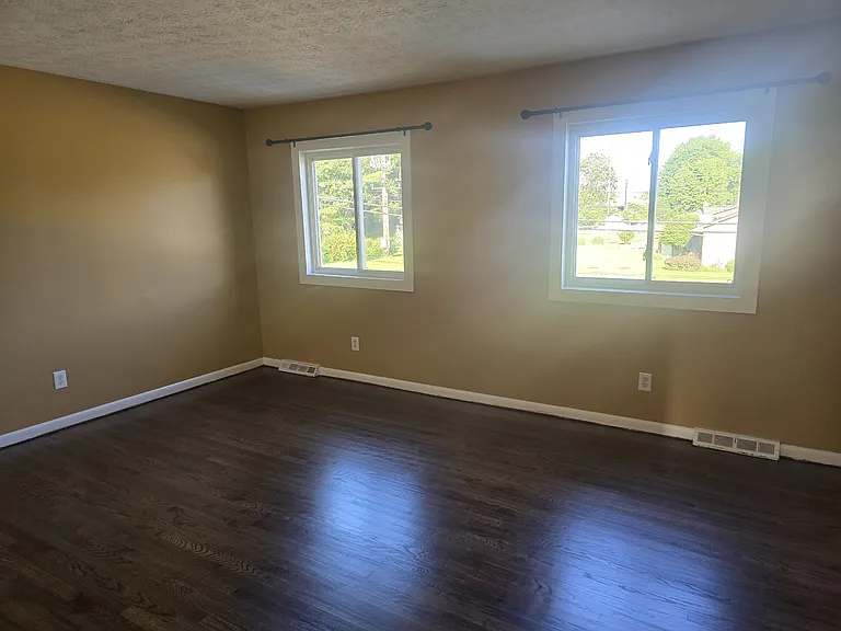 5068 Hendron Rd — Photo 10