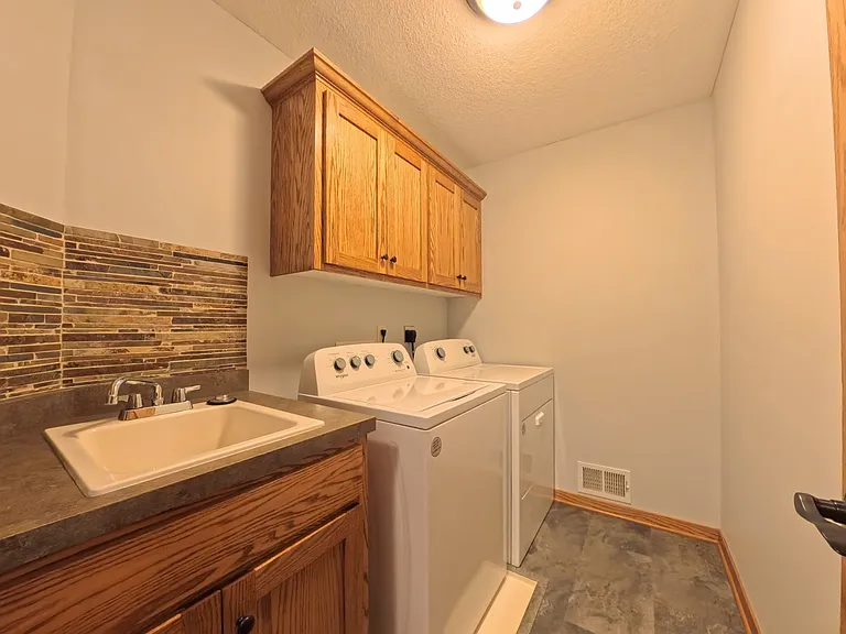 11956 Castle Rock Ct N — Photo 31