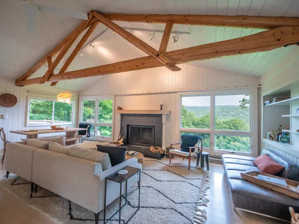 31 Colonial Ridge Road, Dover, VT 05356
