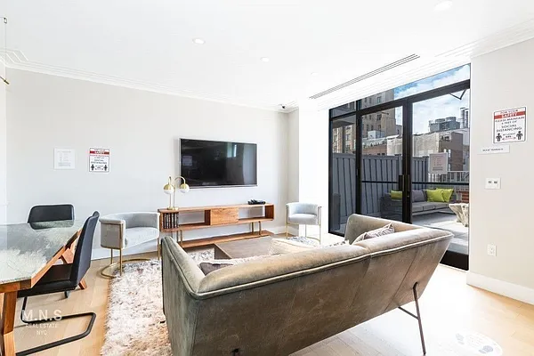 Rented by MNS | media 7