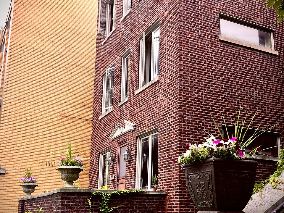 1st image of 3018 W Palmer Blvd APT 3