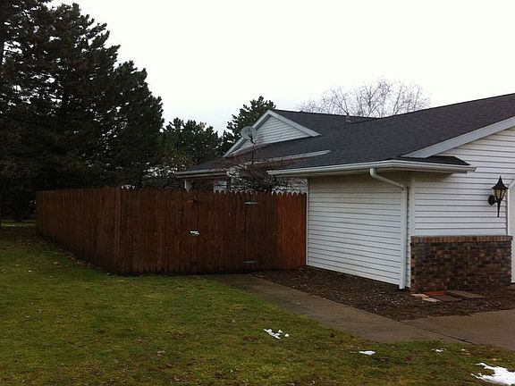 4622 Unit with fenced patio