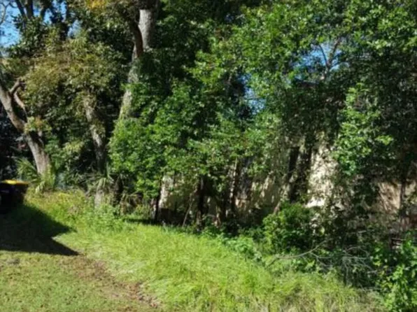 17 Helmken St, Savannah, GA 31404