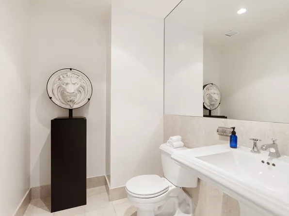250 East 30th Street 14B image 12 of 13