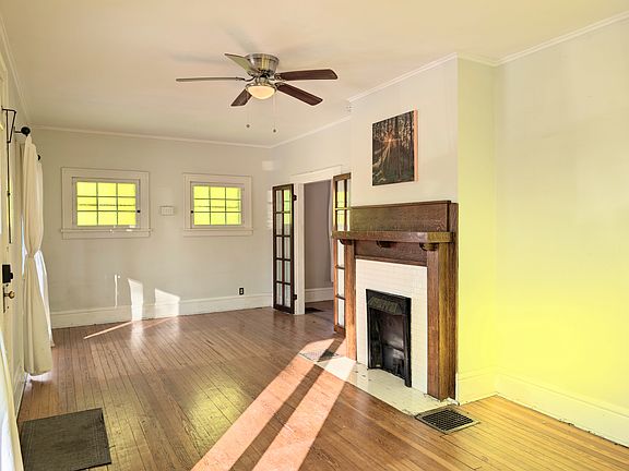 4th image of 104 S Heath Ln