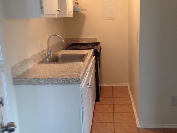 4th image of 1281 W Rosecrans Ave APT 1