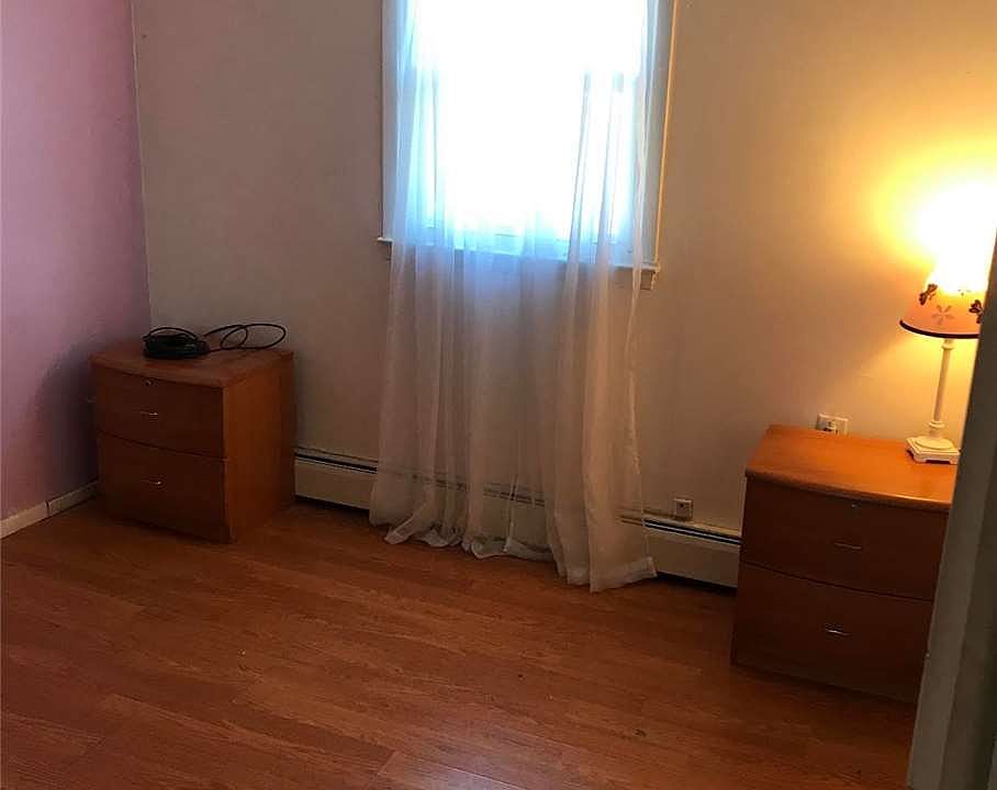 2nd image of 15 Washington Dr