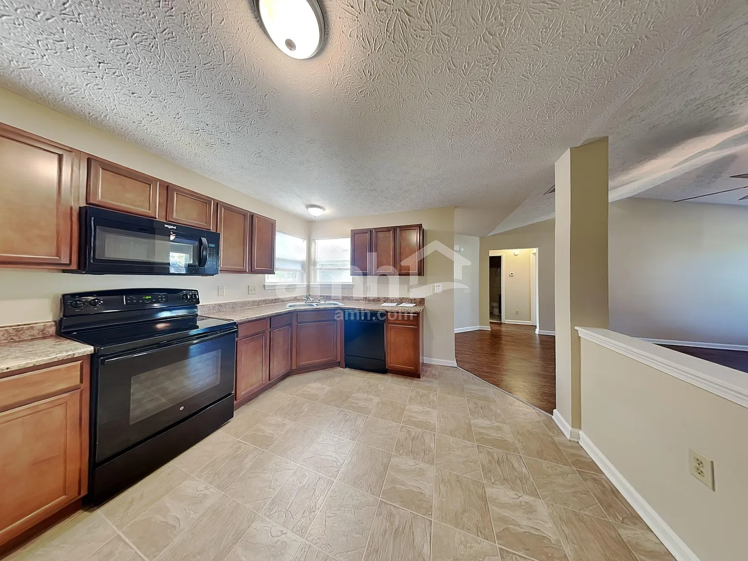 3 bed, 2.0 bath, 1288 sqft, $1,775 — Photo 3