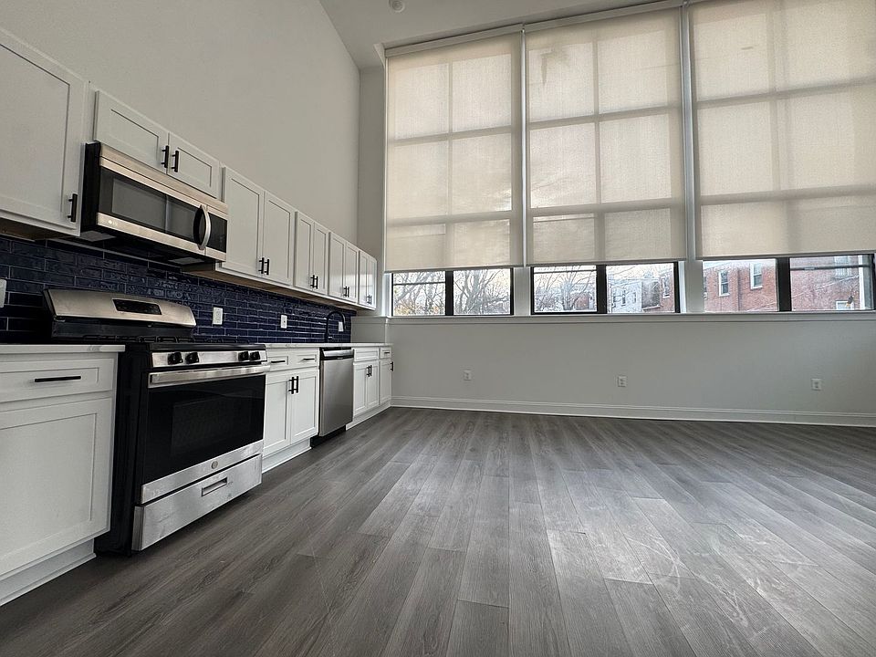 1st image of 901 Quarry St #108