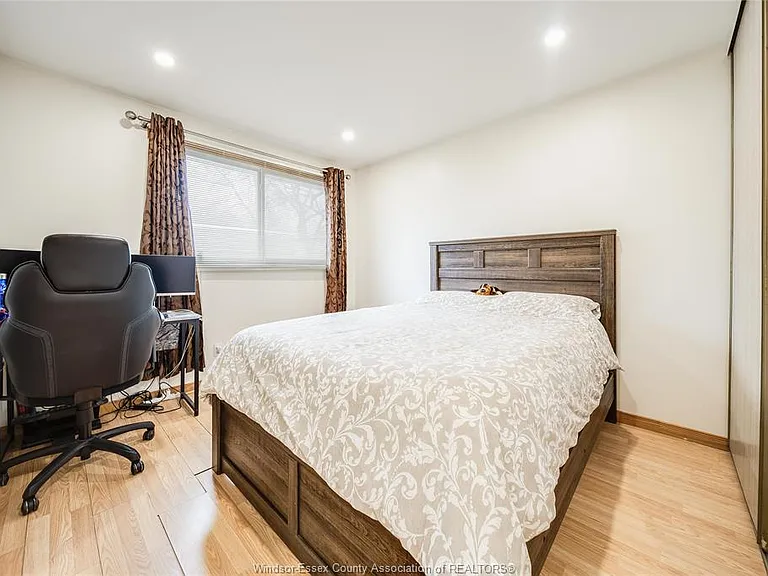 1229 Arncliffe Pl — Photo 16