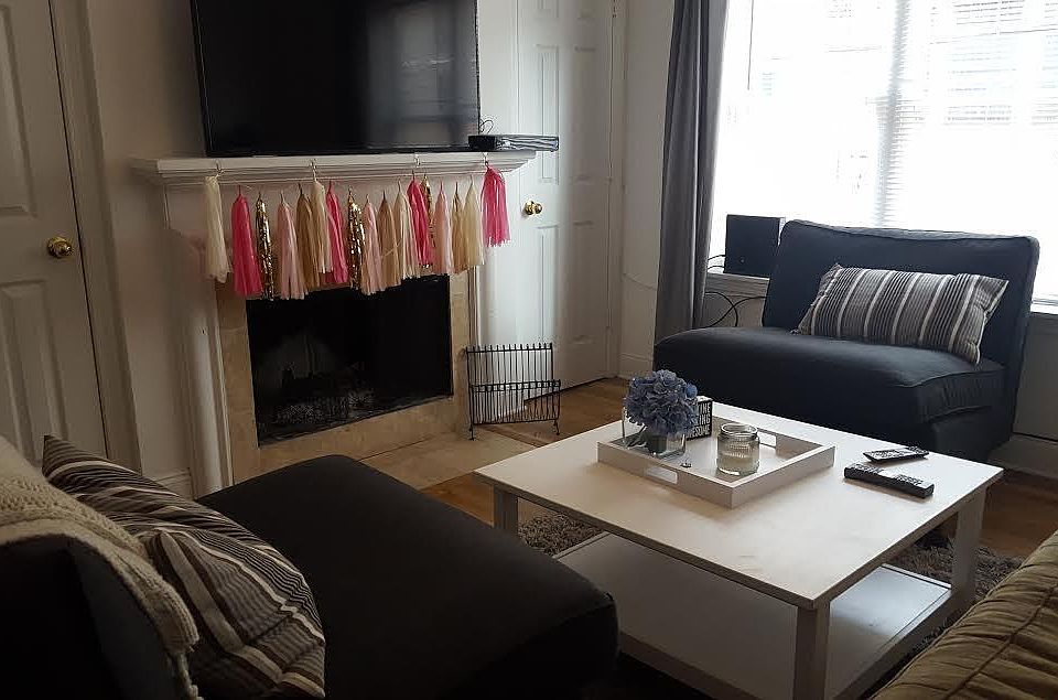 1st image of 681 1/2 W Wrightwood Ave APT 2W