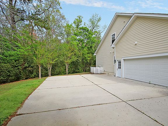 5th image of 174 Carolinian Dr