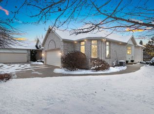 4077 Ponce De Leon Blvd, Hobart, WI 54155