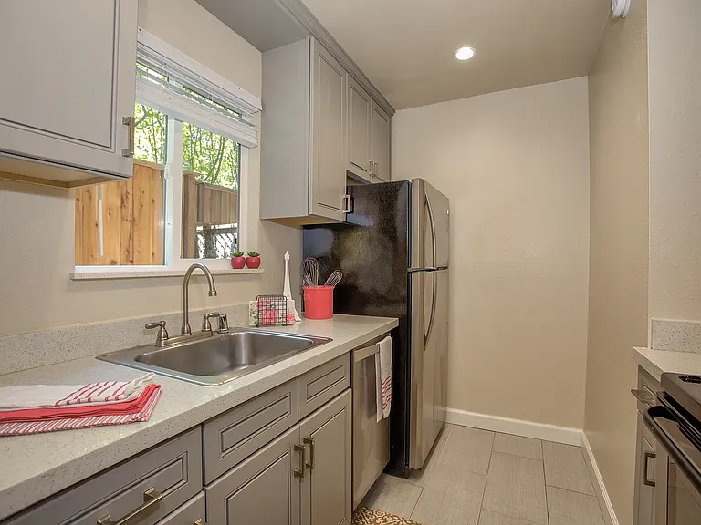 Sunnyvale Terrace Apartments — Photo 32