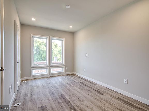 4th image of 3022 N American St