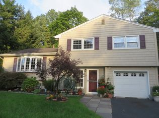 303 Jeffer St, Ridgewood, NJ 07450