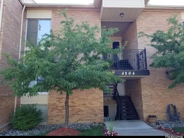 4194 Packard St APT 4, Ann Arbor, MI 48108