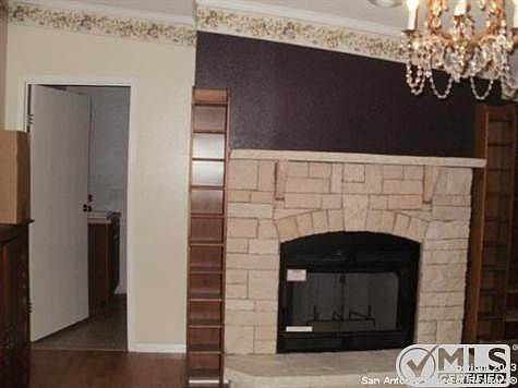 5th image of 400 Avery Cir