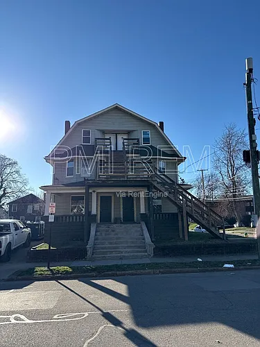 472 Sumner St #3 Photo 1