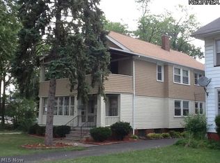 1527-1529 Warren Rd, Lakewood, OH 44107