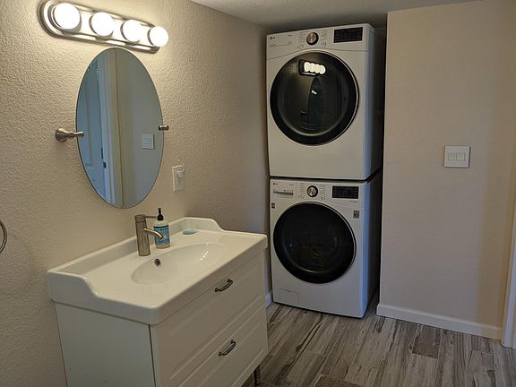 Washer & Dryer in-unit