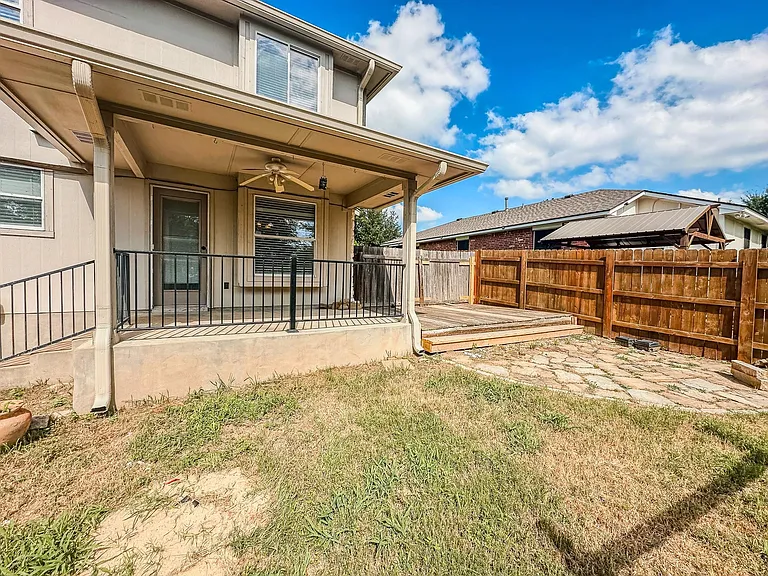 1101 Whitley Dr — Photo 25