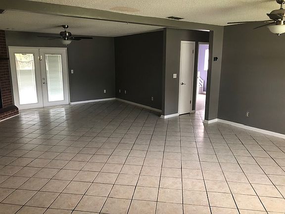 2nd image of 27950 Lois Dr