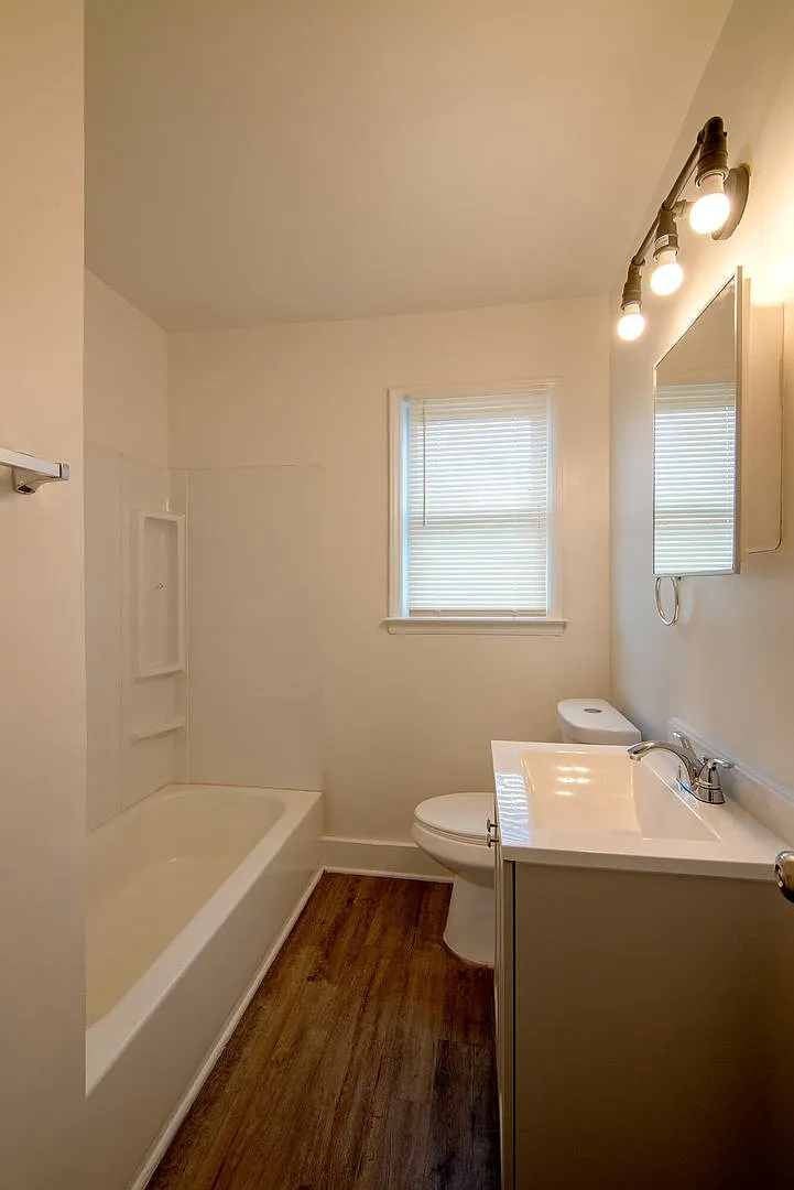 Lincoln Heights Apartments — Photo 2