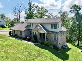 906 Lakeview Dr, Perryville, MO 63775