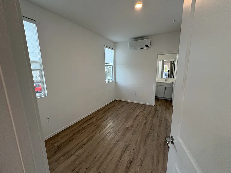 2058 N Highland Ave #2054 — Photo 11