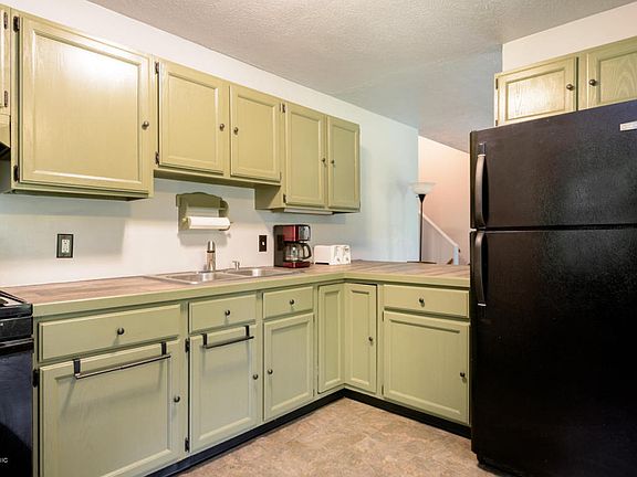5th image of 1525 Huntington Ave