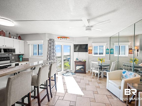 3rd image of 375 Plantation Rd #5808