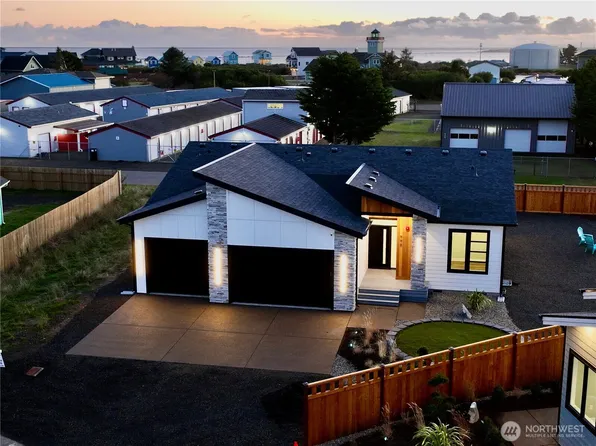 998 Alida Court SE, Ocean Shores, WA 98569