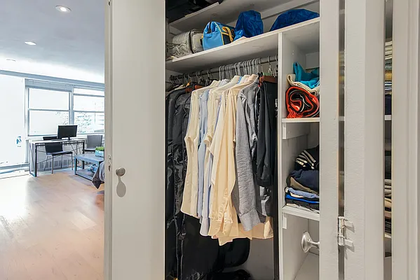 Sold by Daniel Gale Sotheby's International Realty | media 12